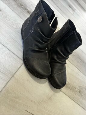 Clarks Black Leather Ankle Combat Boots